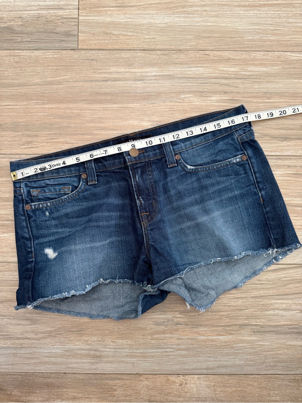 J Brand Cut-Off Short Ringer Size 28 - Picture 8 of 11